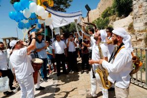 Tips for hosting a Bar Mitzvah at the Western Wall